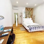 Bed & Breakfast The Postcard Lissabon