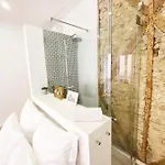 Bed & Breakfast The Postcard Lissabon